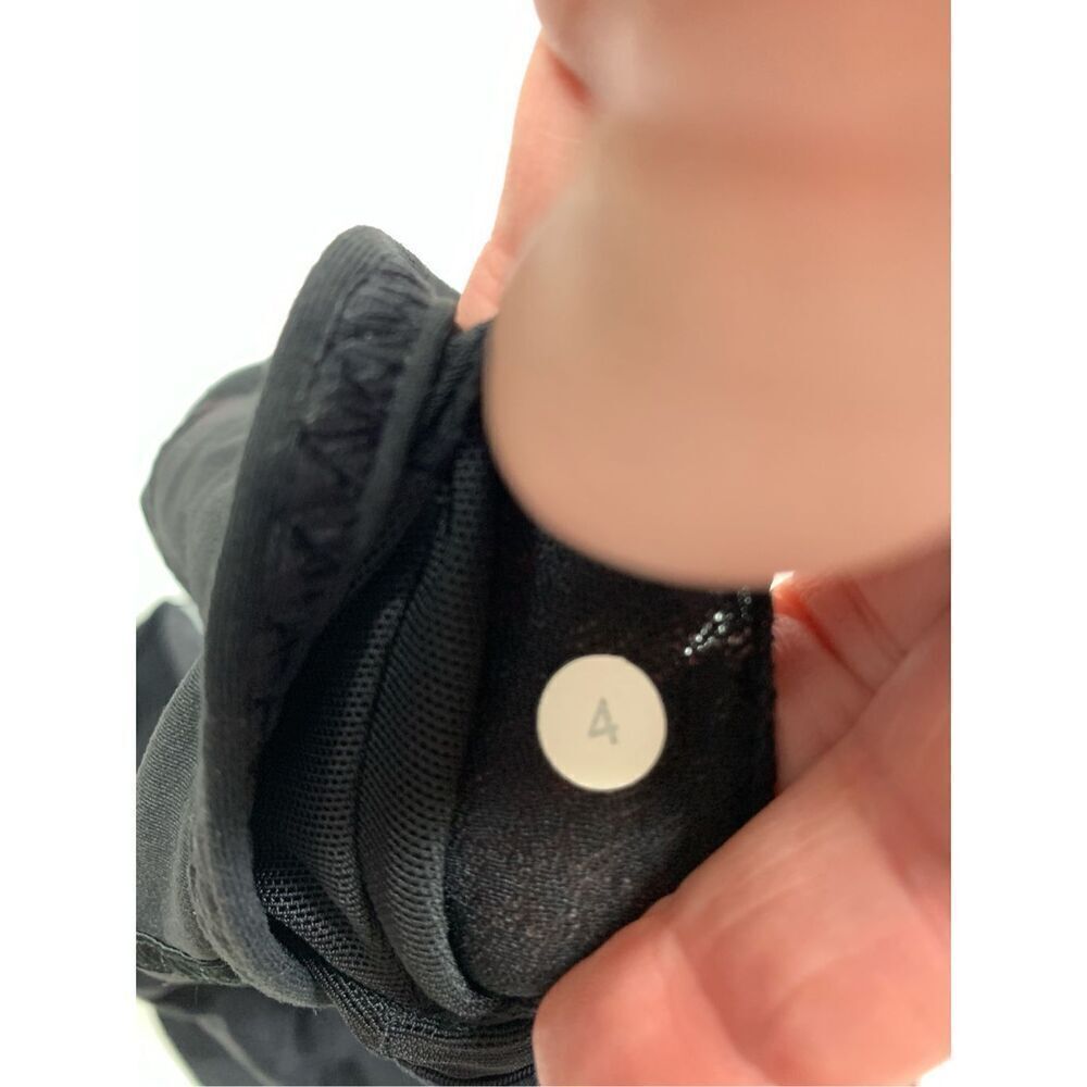 6 --- Lululemon Black Tank Top Size 4 - Picture 6 of 6